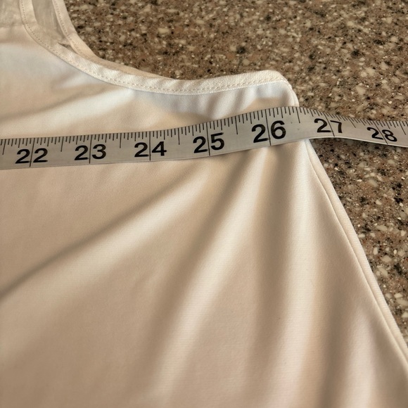 Nic+Zoe 3X White V-Neck Sleeveless Mixed Material (Linen/Polyester)Blouse - Picture 10 of 11